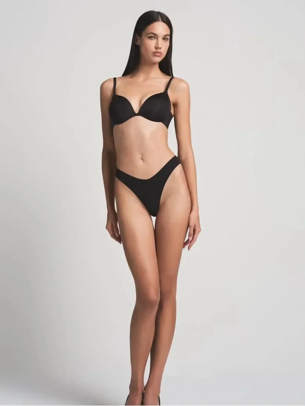 Skims Ultimate Push up Bra 34B & Skims M thong BUNDLE